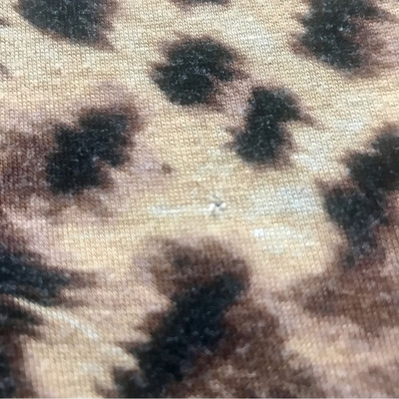 FREE w/ purchase Antistar glamrock leopard printcropped tank tiny hole in pic - Picture 7 of 7